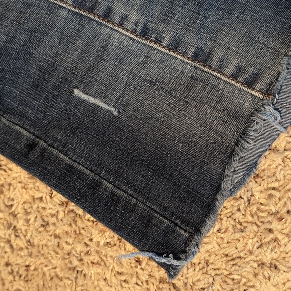 Classic Levi’s Strauss At the Waist Cutoff Modern Jean Shorts - Picture 5 of 11